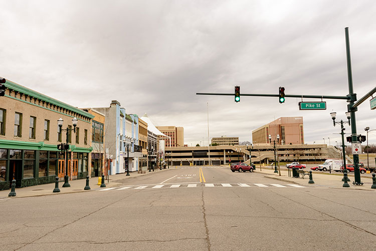 Saginaw and Phoenix Center. Photo by Doug Coombe.