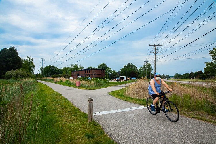 A sunny day ride at Macomb Orchard Trail.