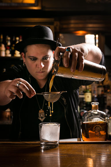 female-mixologists-013