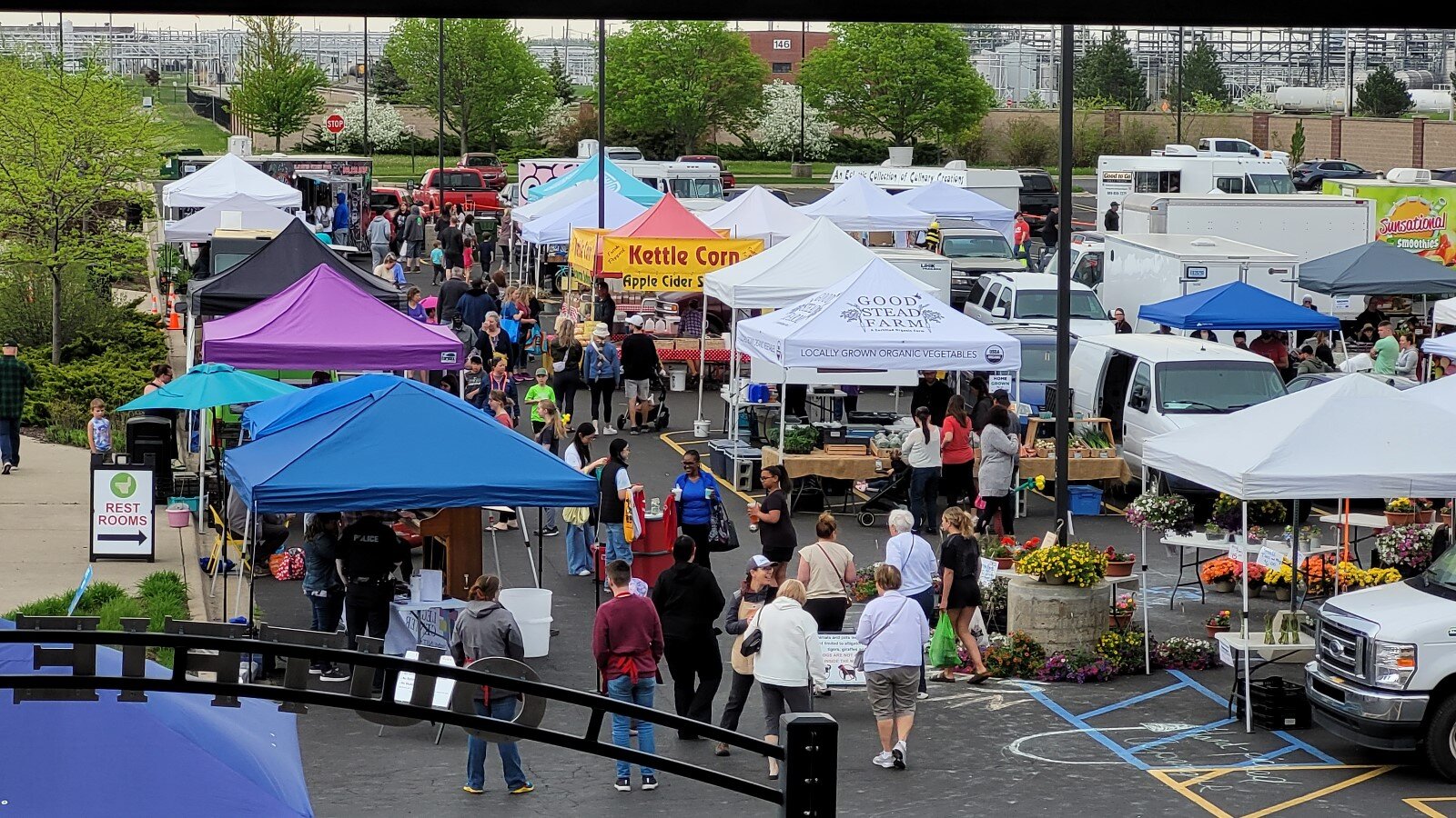 Midland Area Farmers Market, busy on a Saturday morning.