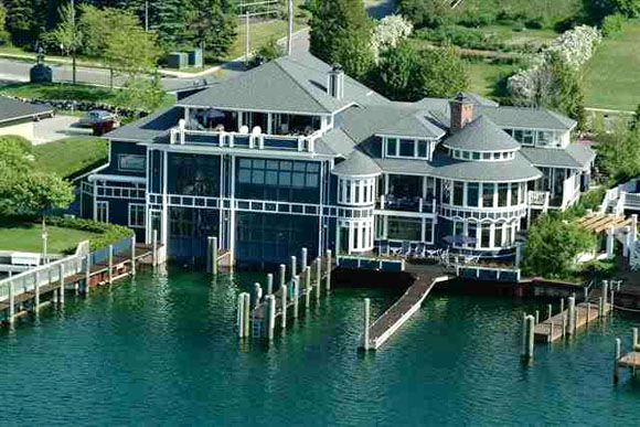 A house overlooking the water in Charlevoix. 