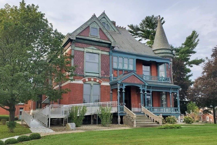 The Henry A. Chapin House was built in Niles in 1884.