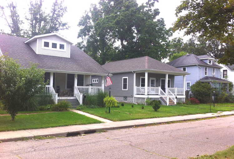 A variety of houses can be found in the Edison neighborhood.