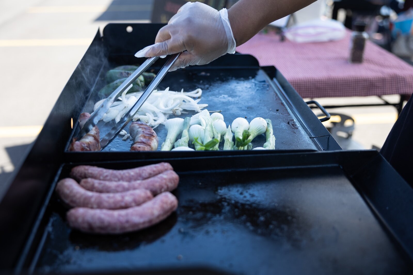 “From the start, we had this idea to open our own food stand and we didn’t have a place to begin, says Wurst of the West co-owner Juan Moreno, 27. “We thought it couldn’t be done. But then we ran into Camino al Éxito and they just made it happen.”