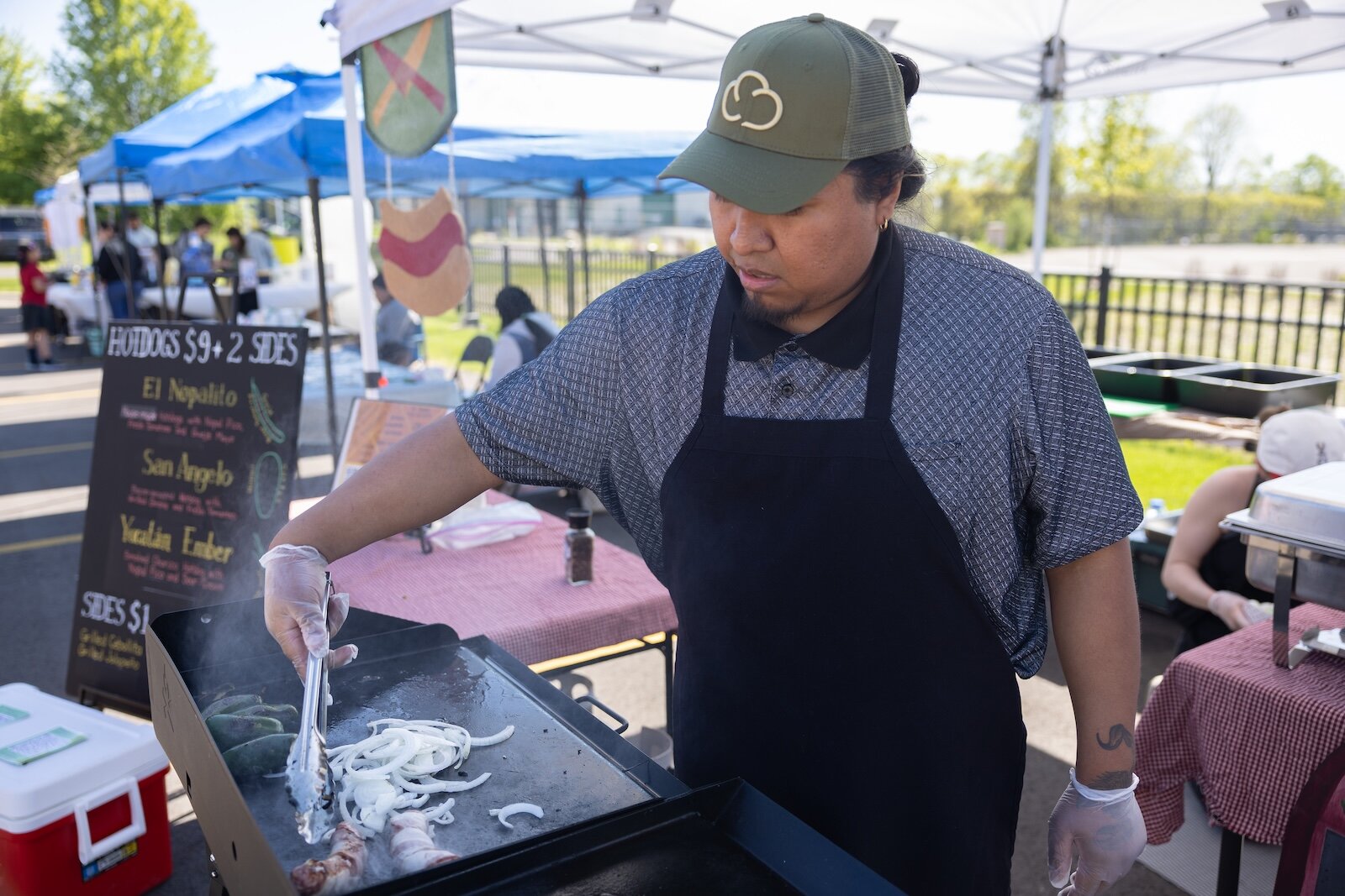 “From the start, we had this idea to open our own food stand and we didn’t have a place to begin, says Wurst of the West co-owner Juan Moreno, 27. “We thought it couldn’t be done. But then we ran into Camino al Éxito and they just made it happen.”