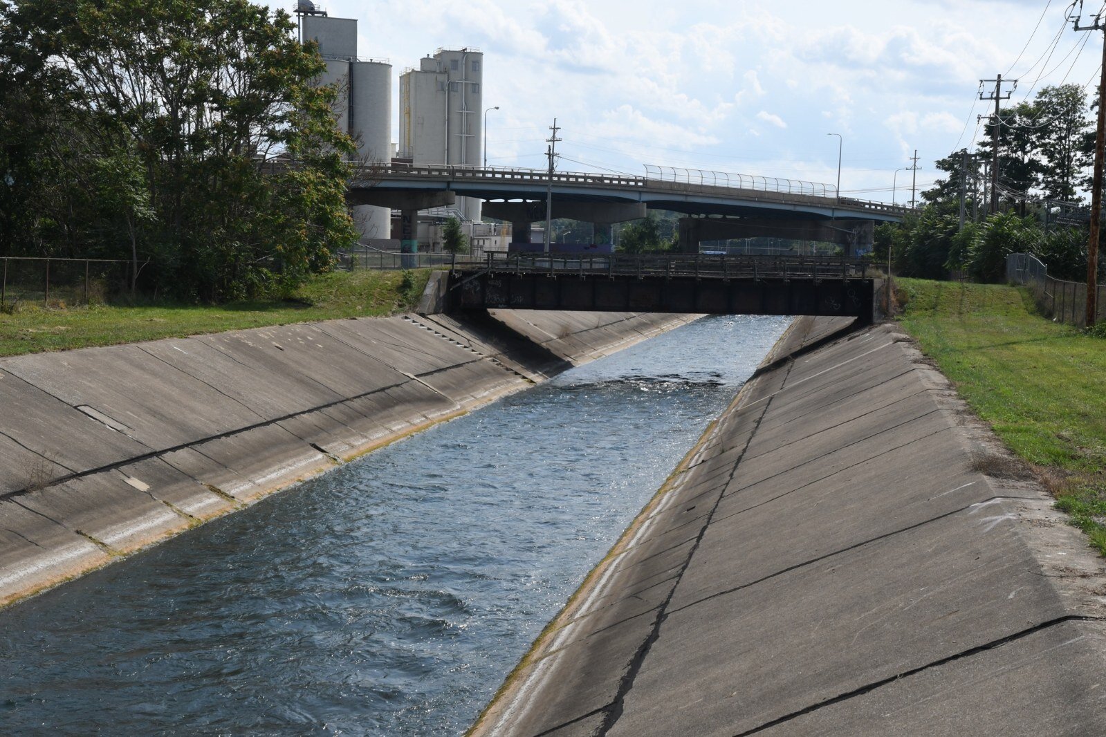 Looking east along the Kalamazoo River near Hamblin Avenue.