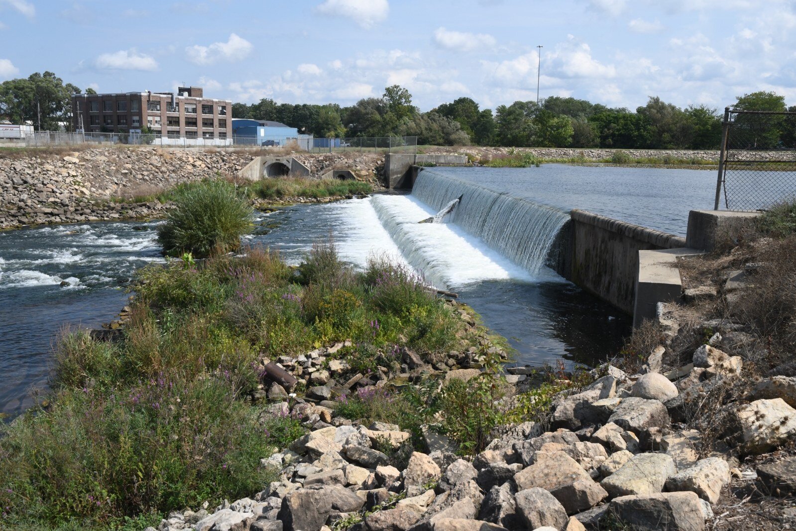 The dam on the Kalamazoo River southeast of downtown Battle Creek just north of Dickman.