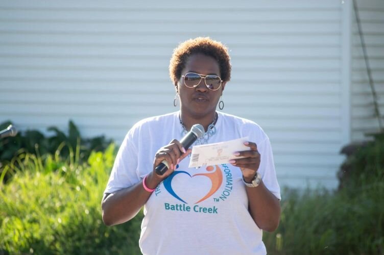 Boonika Herring addresses the audience at the inaugaral Dorothy McClendon Day in 2021