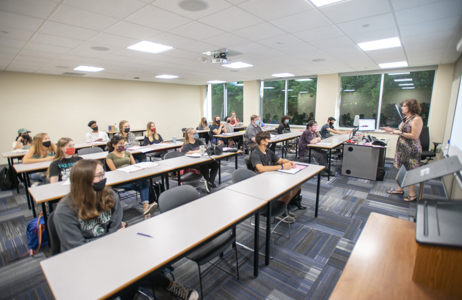 A communications class at Kellogg Community College.