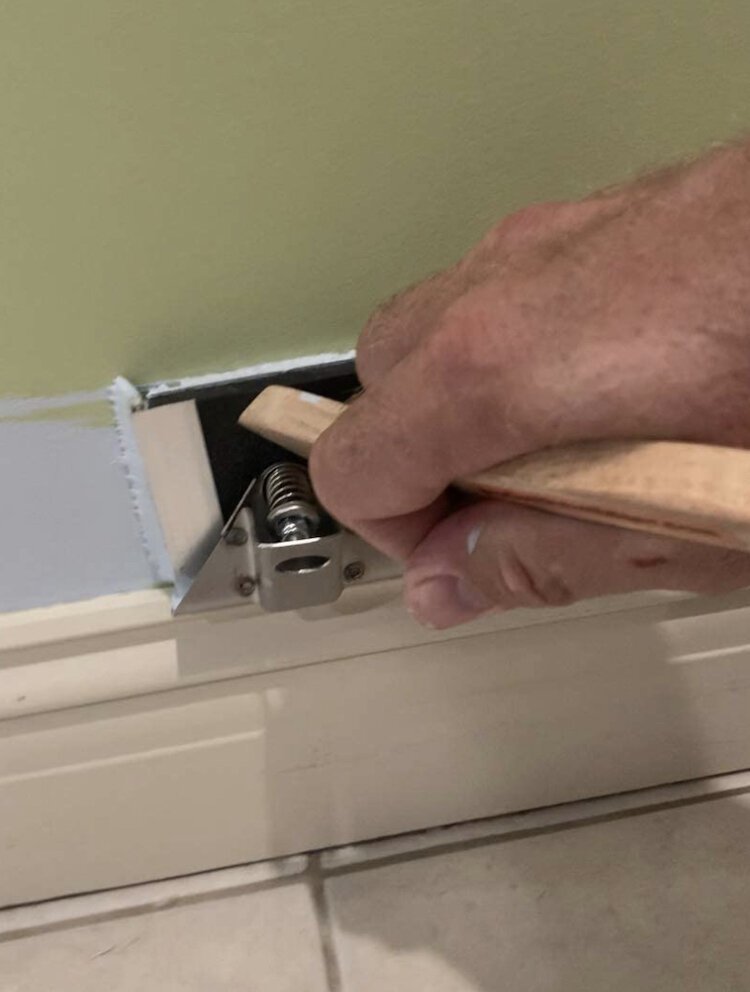 This is how the Perfect Paint Edger works.