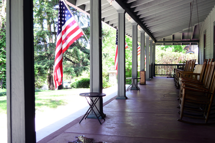 Lakeside Inn porch.