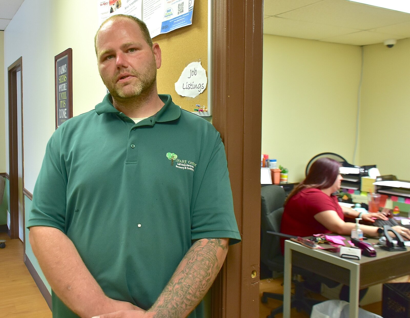 Matt Jones es Entrenador de Apoyo y Recuperación entre Pares del Centro SHARE, un centro de acogida cerca del centro de Battle Creek. 