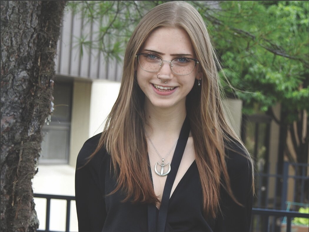 Helena Cole dice que el aislamiento de la escuela secundaria virtual la dejó ansiosa, deprimida y sin estar preparada para el futuro.