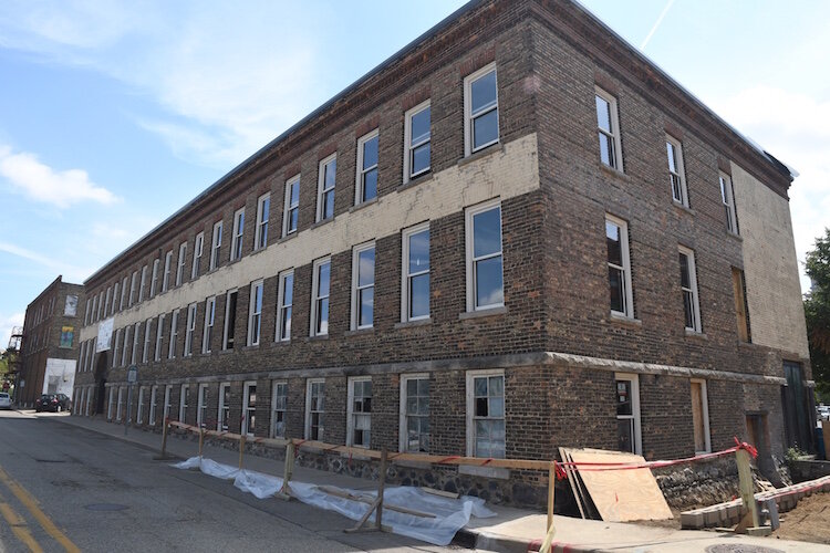 A street view of Handmap Brewery.