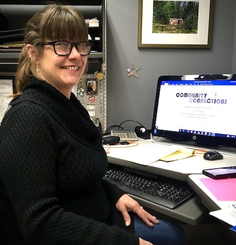 Tammy Taylor, Edison Neighborhood executive director at work.