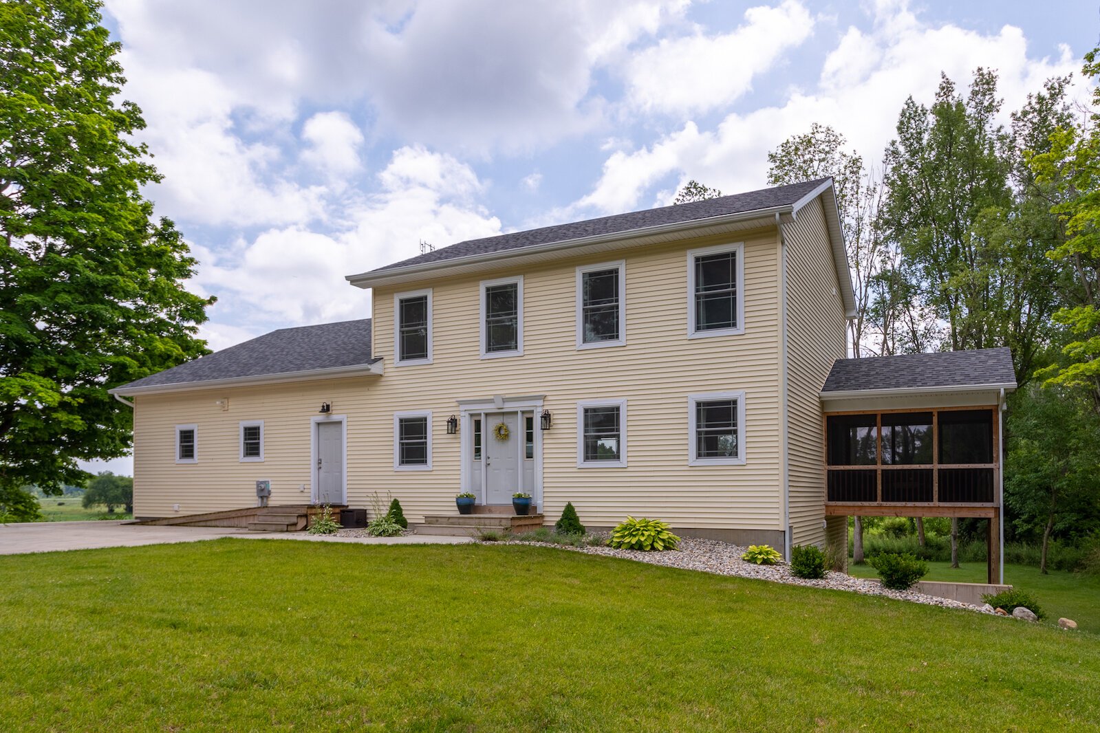 Crafting retreat houses owned and operated by Riverside Retreats.