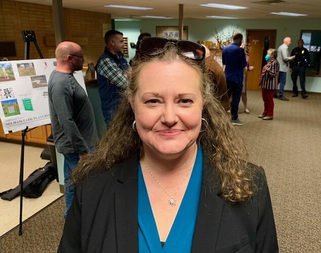 Landscape designer Rachel Hughes-Nilsson, of O’Boyle, Cowell, Blalock & Associates, explained plans to improve the Milham Park playground to Millwood residents on Tuesday, March 22, 2022.