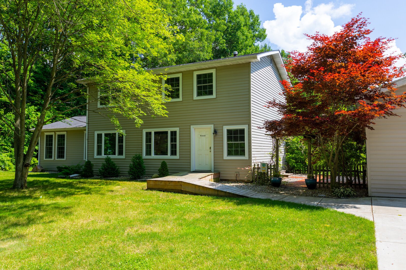 Crafting retreat houses owned and operated by Riverside Retreats.