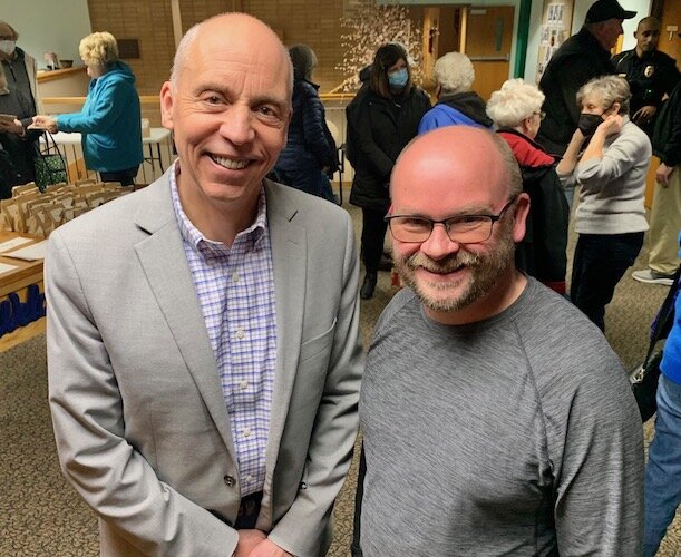 For the association’s first in-person community meeting since early 2020, Kalamazoo Mayor David Anderson, left, joined Chad Hoke, president of the Milwood Neighborhood Watch Association, on Tuesday evening (March 22, 2022) at the Milwood United Metho