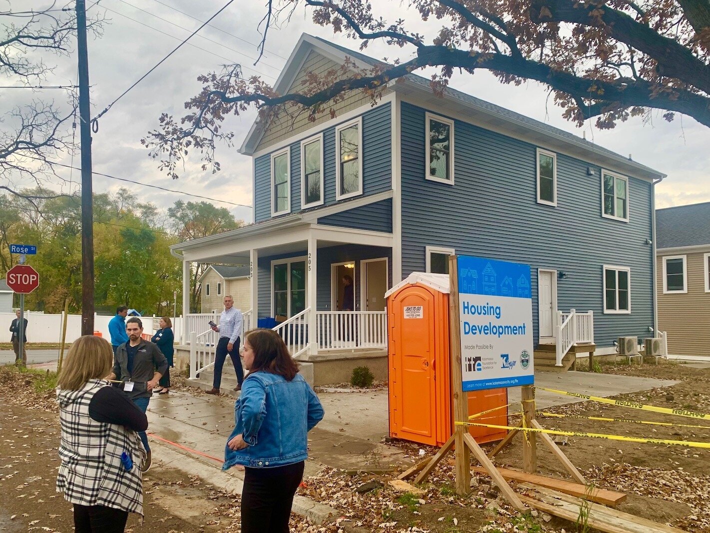 Officials with the City Of Kalamazoo and its development partners hosted an open house on Tuesday, Oct. 25, 2022, at a new housing duplex at 203–205 Wall Street in Kalamazoo’s Vine Neighborhood. (photo by Al Jones)