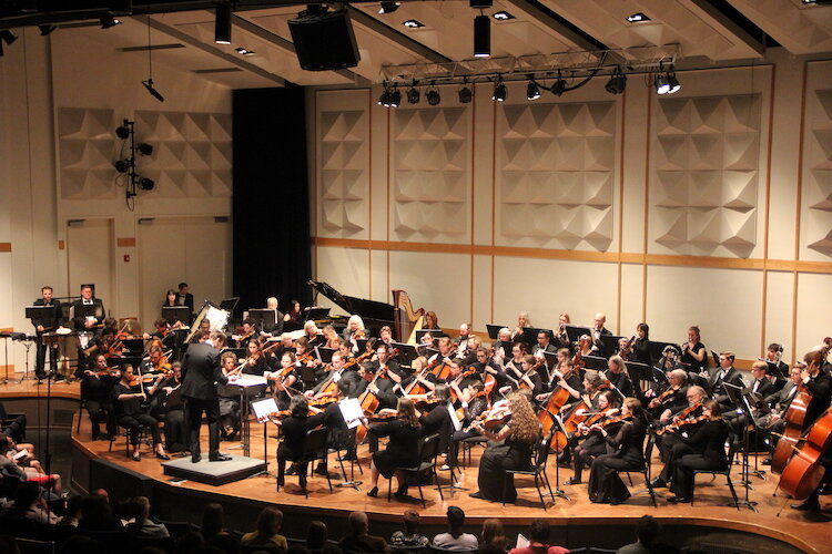 The Kalamazoo Philharmonia is comprised of Kalamazoo College students and community members in a wide range of ages.