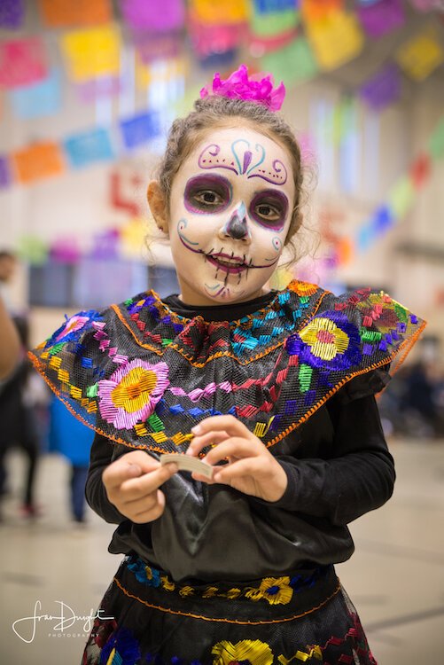 Skeletons are not frightening on Día de los Muertos.