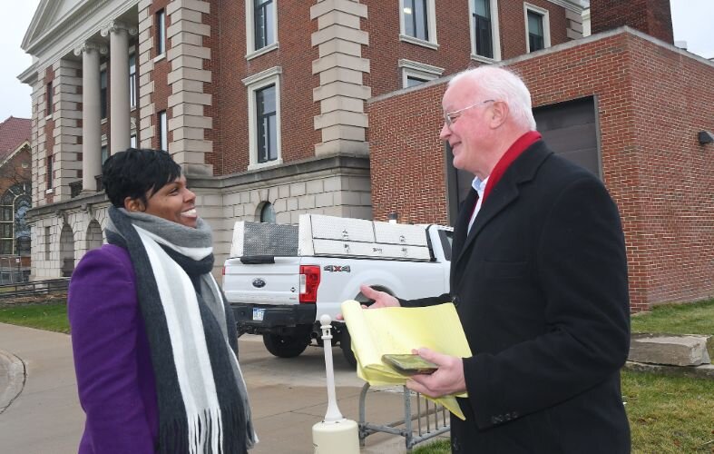 Mark Behnke, Battle Creek Mayor, greets Kimberly Holley who will be the city’s Diversity, Equity, and Inclusion Officer. 