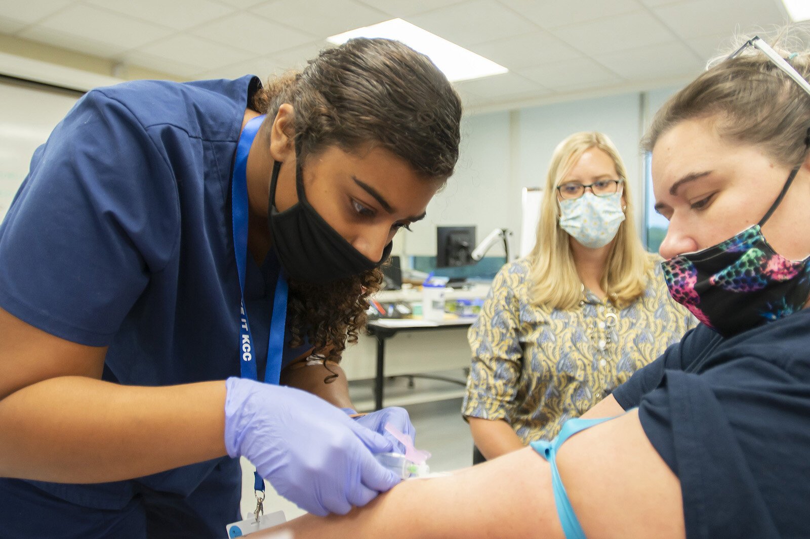 A phlebotomy class at Kellogg Community College.