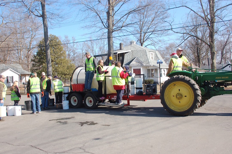 The Athens Youth Council has been collecting sap for 70 years.