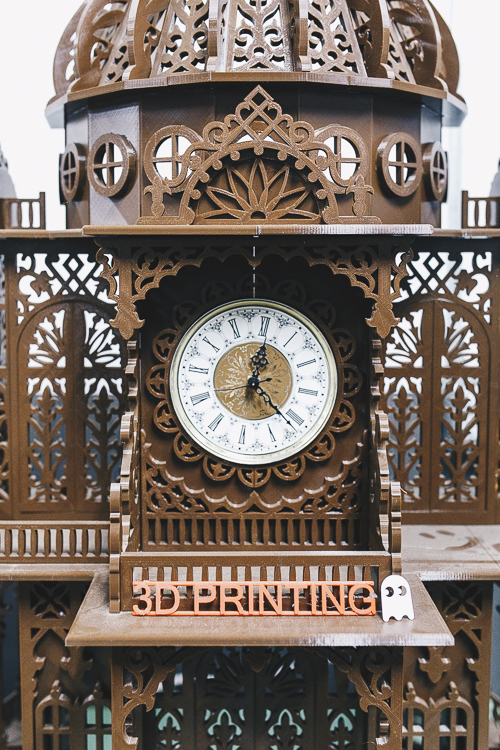 Jason Pruess constructed a large grandfather clock with a 3D printer. He used a woodcarving pattern to 3D print the clock.