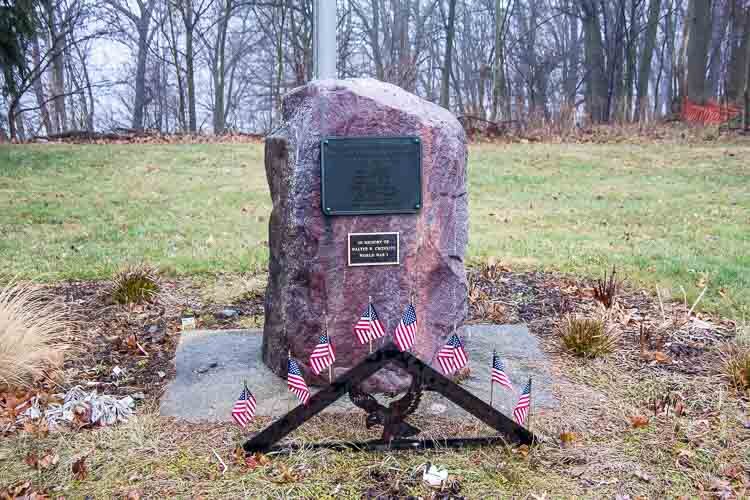 This stone monument marks Oakwood Memorial Park. It is on Parkview Avenue, just west of Oakland Drive.