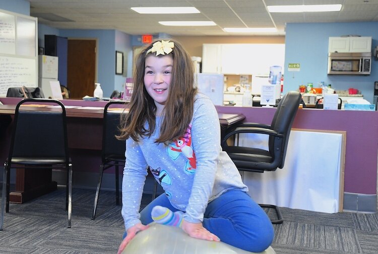 Margot Weiner, de 8 años, participa en un sibshop de marzo en ASK Family Services de Kalamazoo. Kalamazoo.