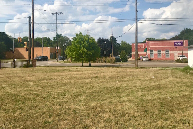 The unused land off the corner of North Westnedge Avenue and North Street (seen from the property, looking north) Is soon to become the home of three tiny houses, care of HOPE Thru Navigation.