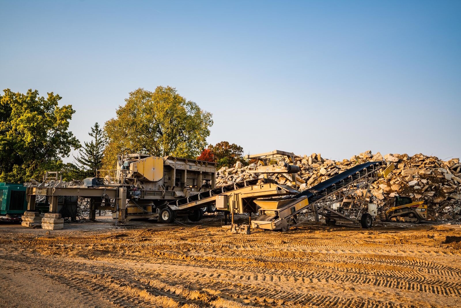 The Mill at Vicksburg project has brought in giant grinder machine to help crush 10,000 tons of concrete down to 3/8” diameter pebbles.