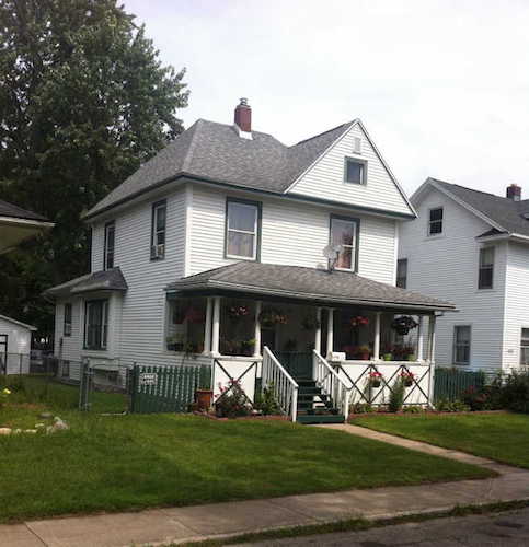 An example of the variety of housing in the Edison neighborhood.