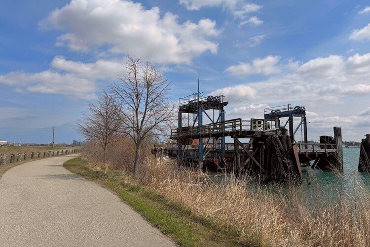 Blue Water River Walk – South Ferry Dock.