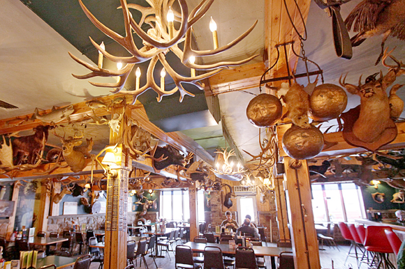 restaurants in sault ste marie mi