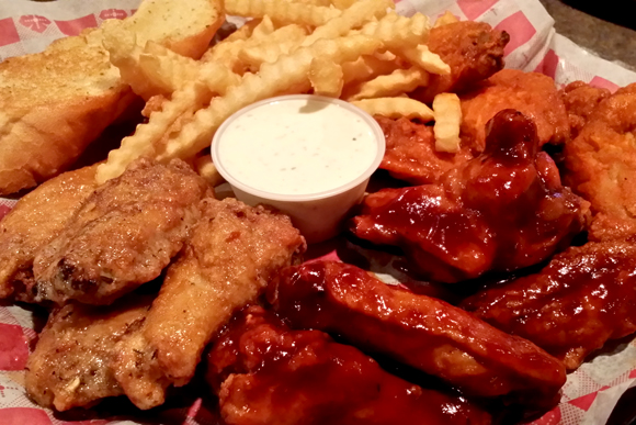 The various wings available at the Bear's Den. / Sam Eggleston
