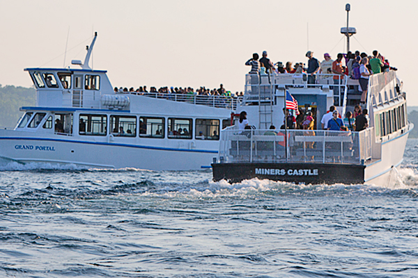 Full boats for the Pictured Rocks Cruises 