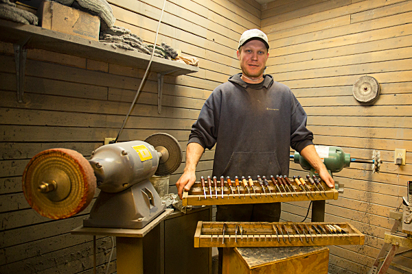 Andy Hess of Hess Knifeworks